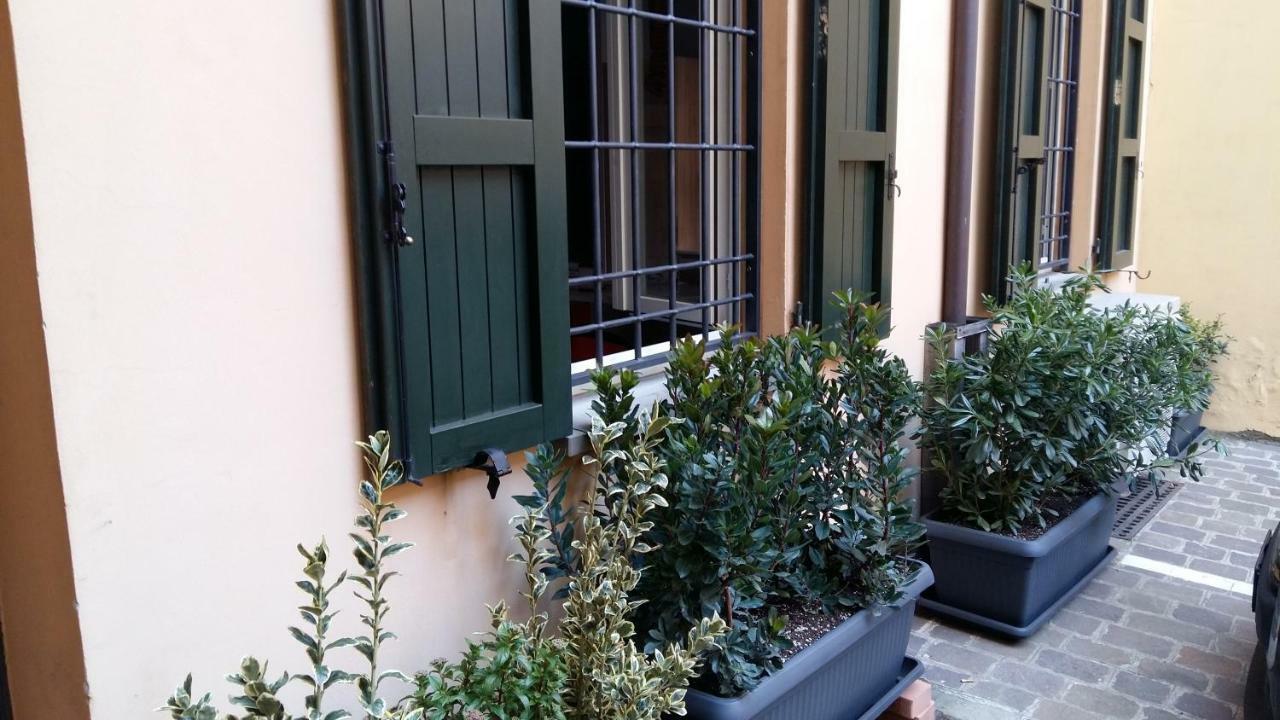 Mandria Apartments 1 2 Bologna Bagian luar foto